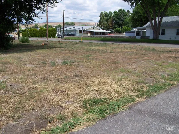 294 E Arthur Ave, Glenns Ferry, ID 83623