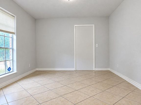5th image of 17920 Wild Oak Dr