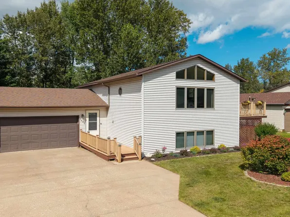1080 Suncliff Dr, Ishpeming, MI 49849