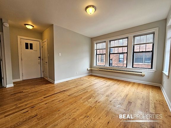 4th image of 4419 N Wolcott Ave #A2