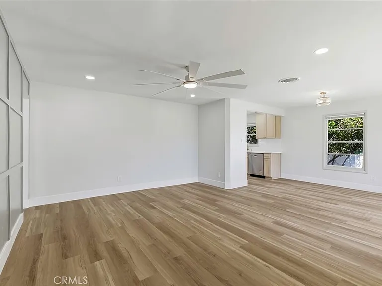 2715 Cedar St — Photo 19