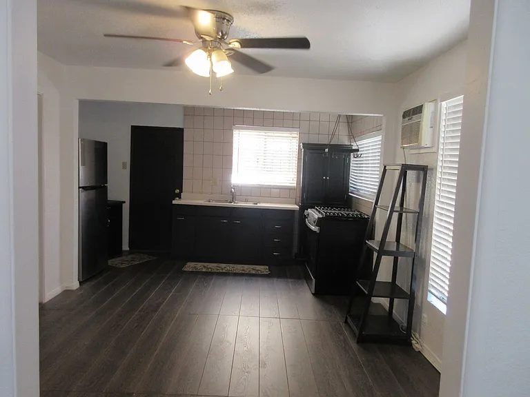1116 N O'Melveny Ave — Photo 5
