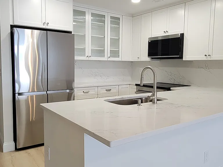 862 Southwest Dr — Photo 2
