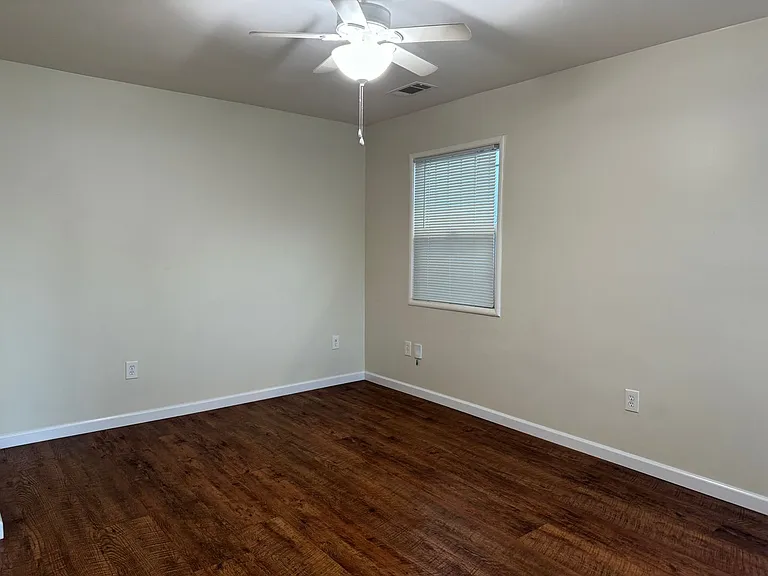 3215 Star Ave — Photo 2