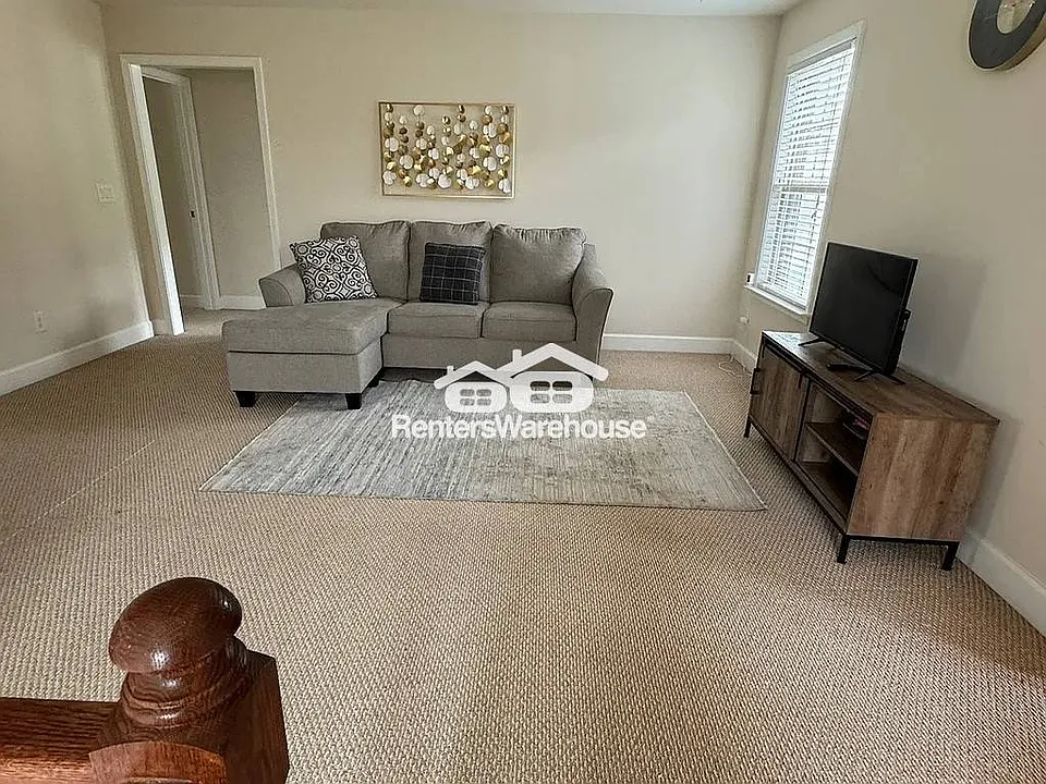 1025 Applegate Dr