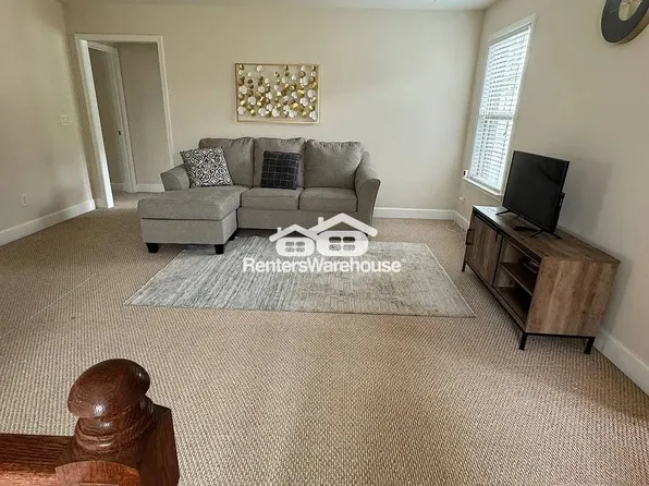 1025 Applegate Dr, Roswell, GA 30076