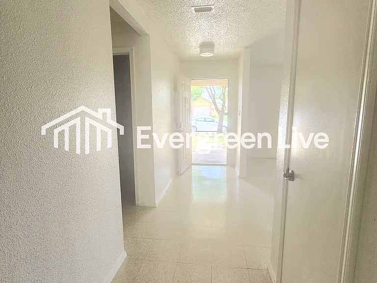 2144 Tesuque Ct — Photo 5