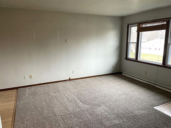 5th image of 44 Ash St
