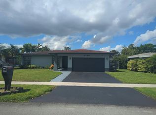 8165 NW 66th Ter, Tamarac, FL 33321