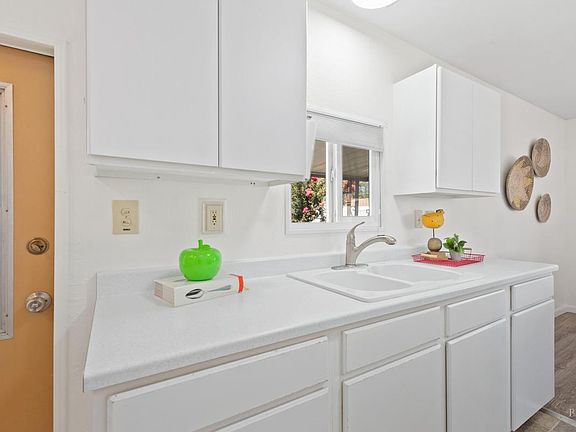 5th image of 91 Cardinal Way