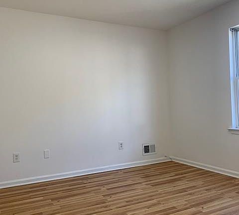 3rd image of 1184 Union St #3