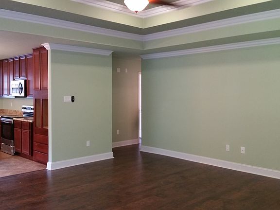 5th image of 604 Gardenia St