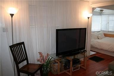 3rd image of 2525 Manhattan Ave #B