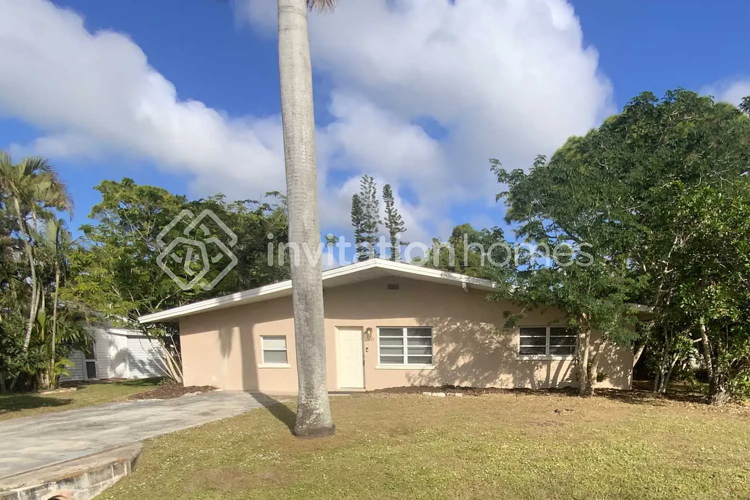 2449 Chandler Ave Fort Myers, FL 33907 — Photo 1