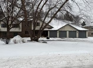 7250 Hunters Run, Eden Prairie, MN 55346