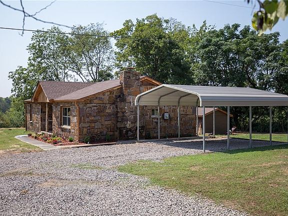 3rd image of 23 Meadow Wood Ln