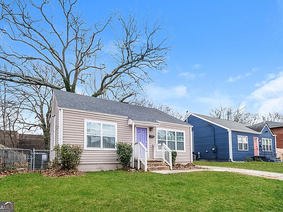 3rd image of 1228 Princess Ave SW