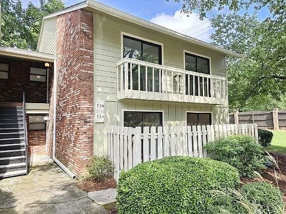 1st image of 738 Brentwood Pl