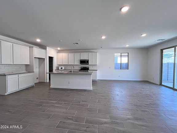 2nd image of 17450 W LUPINE Avenue