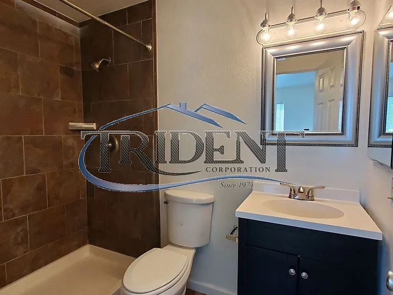 2404 Edwards St — Photo 17