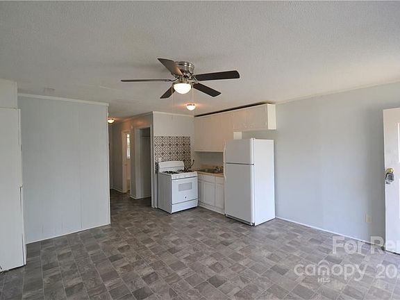 3rd image of 1009 Plymouth St Unit B
