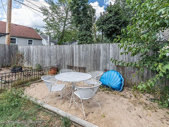 2nd image of 2340 Clifton Ave