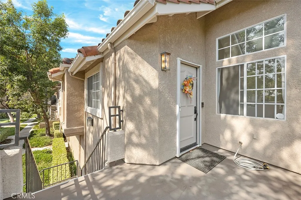 2 bed, 970 sqft, $3,100 — Photo 3