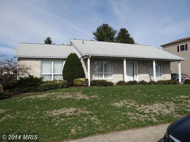 715 Long Ln photo 1