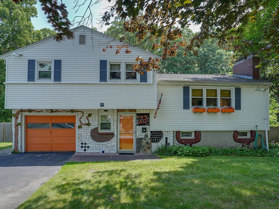 1st image of 23 Laurel Dr