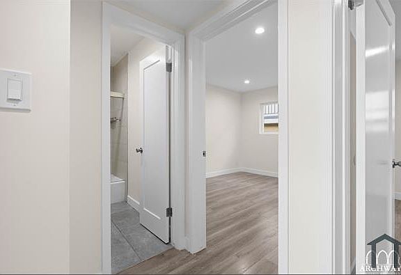 5th image of 7961 Willis Ave APT 1