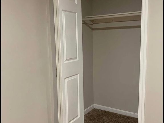 3rd image of 150871 Holleyside Dr