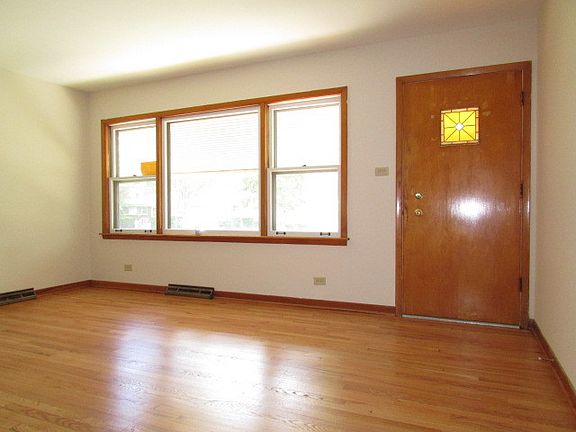 2nd image of 428 Vassar Ln