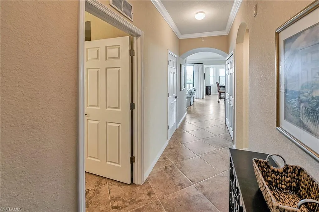 2 bed, 2.0 bath, 1137 sqft, $6,500 — Photo 3