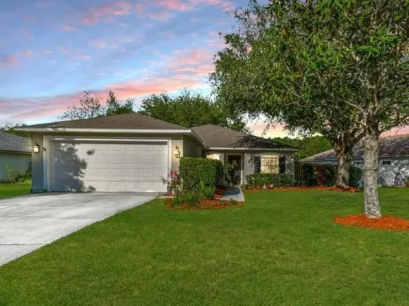221 Southlake Dr, Saint Augustine, FL 32092
