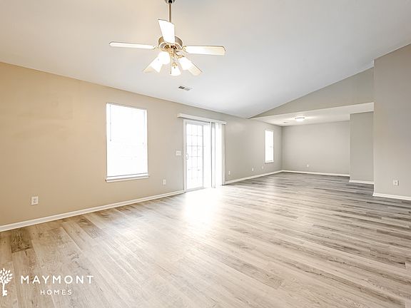 3rd image of 200 Crescent Creek Ct
