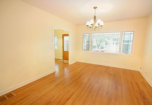 3rd image of 1455 W Norwood St