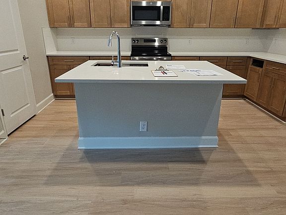 4th image of 628 Winding River