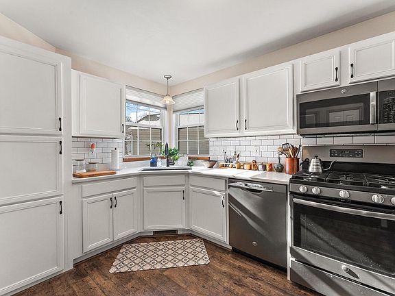 4th image of 3027 Columbine Cir