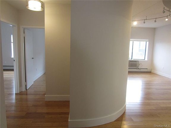 4th image of 123 Mamaroneck Ave APT 111
