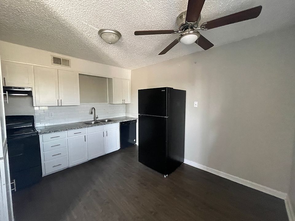 2nd image of 607 Parsons St