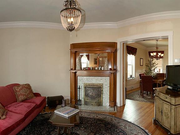2nd image of 82 W Byers Pl