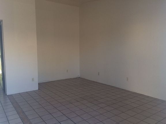 3rd image of 1510 N Yavapai St