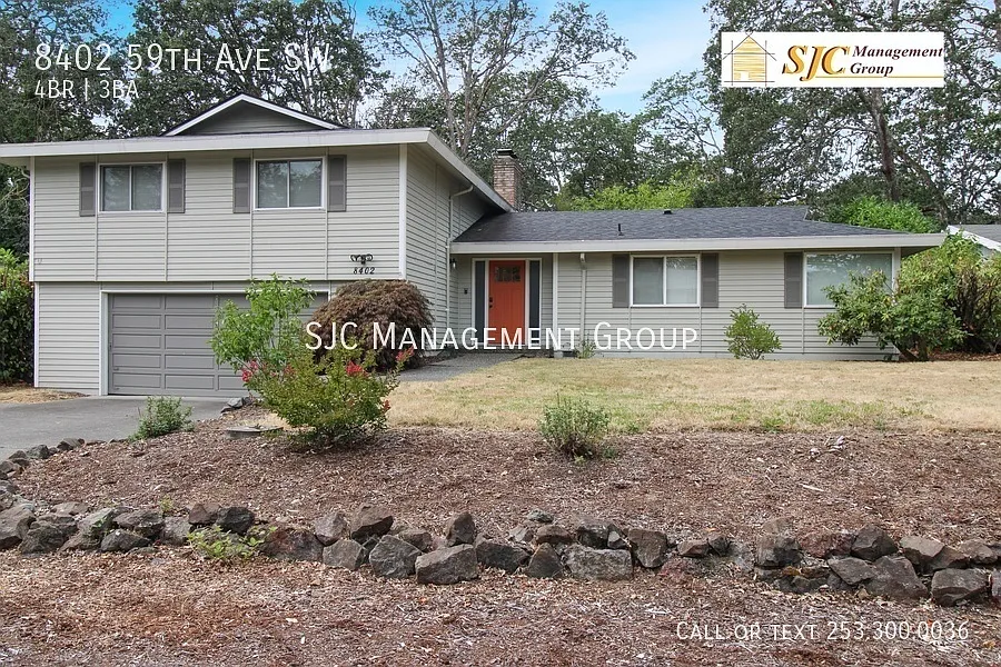 Four bedroom 2.5 Bath home for rent in Lakewood — Photo 1
