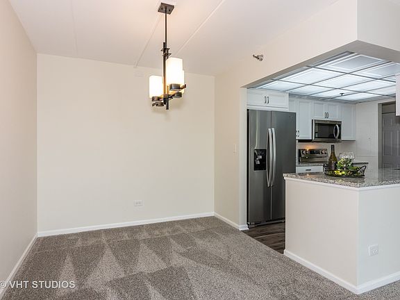 5th image of 1 Bloomingdale Pl APT 810