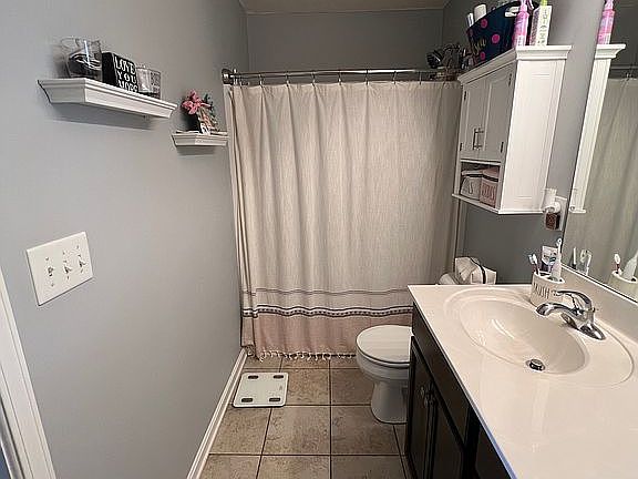 4th image of 220 Mason View Ct
