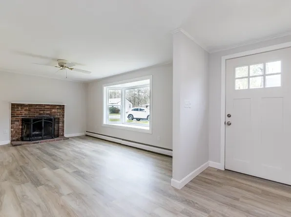 31 Williams Ave, Bourne, MA 02532