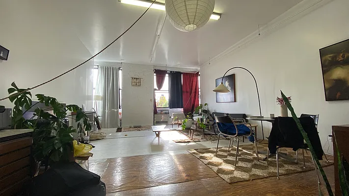 Rented by Nooklyn NYC LLC | media 9