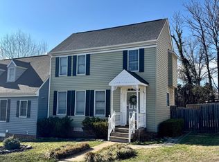 8332 Mauzy Sq, Marshall, VA 20115