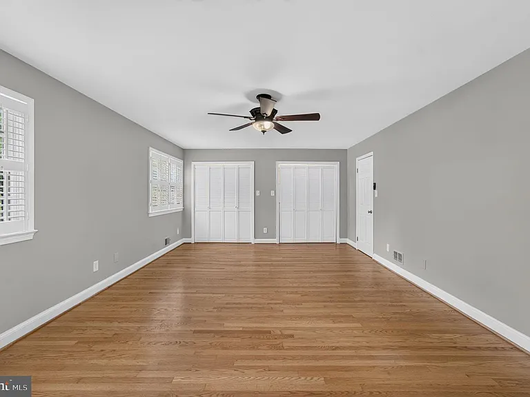 6443 Walters Woods Dr — Photo 40