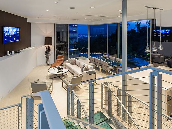 4th image of 9274 Sierra Mar Dr